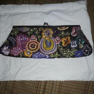 🌺FLORAL BEADED Clutch